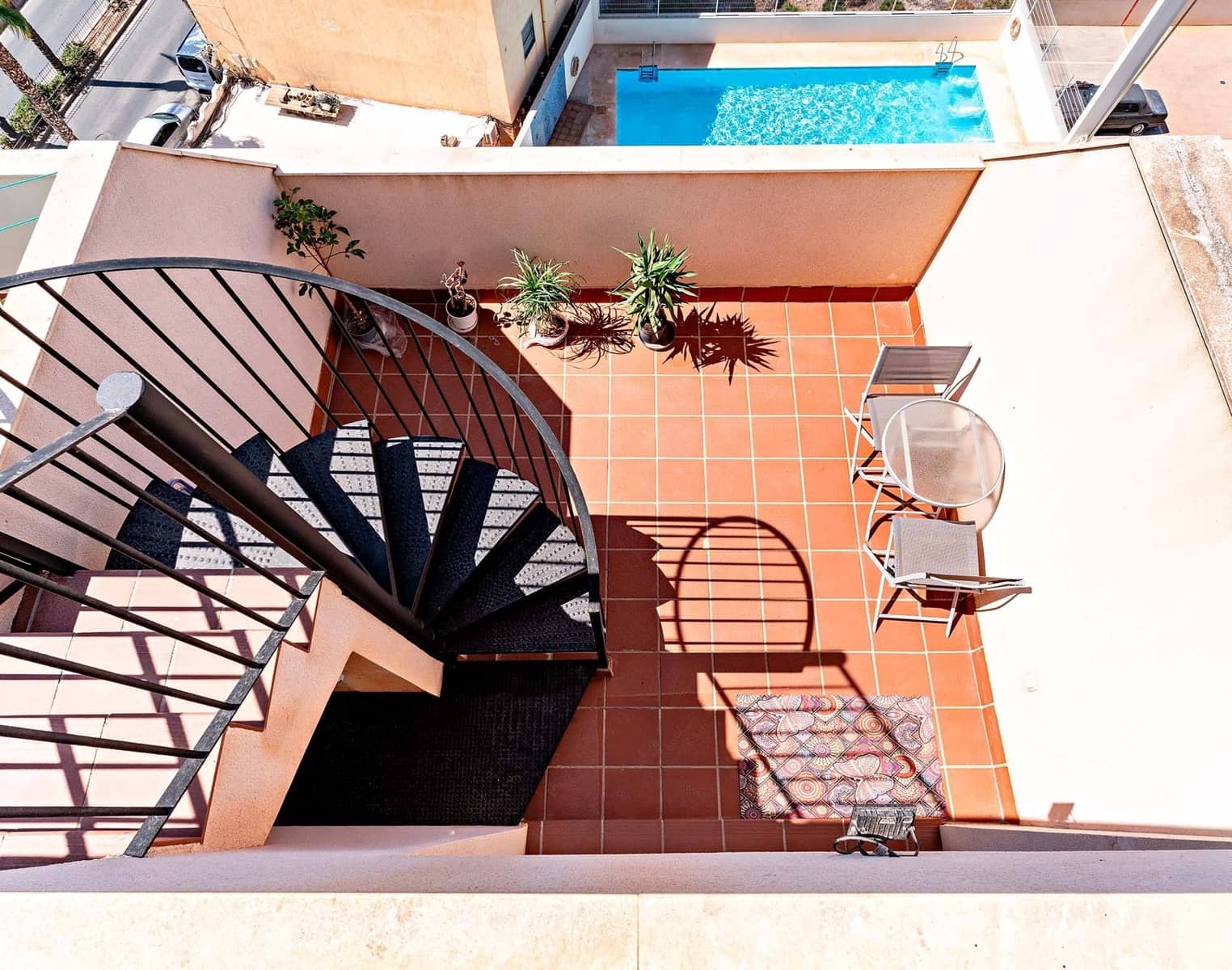 1 slaapkamer Penthouse te huur in Roquetas de Mar met zwembad - € 550 (Ref: 9294364)