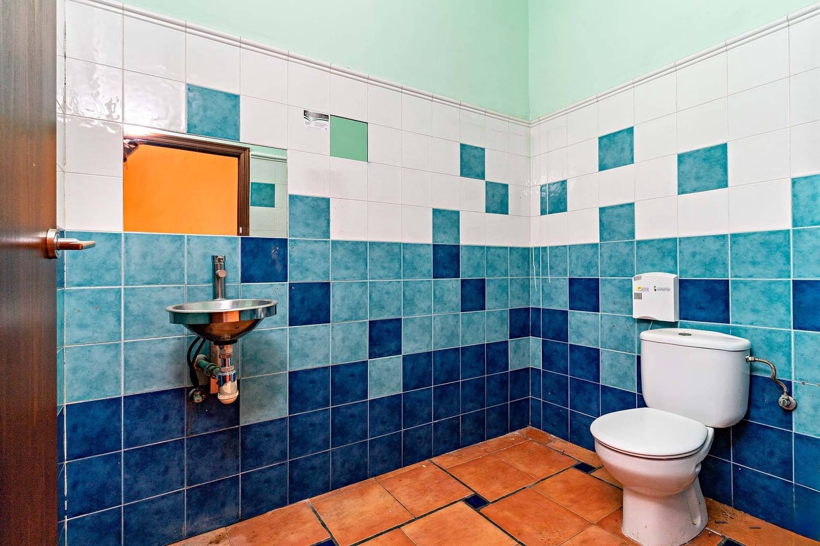 Commercial for rent in Almeria city - € 1,200 (Ref: 9296864)