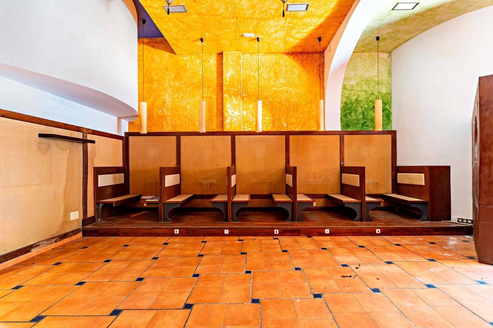 Commercial for rent in Almeria city - € 1,200 (Ref: 9296864)