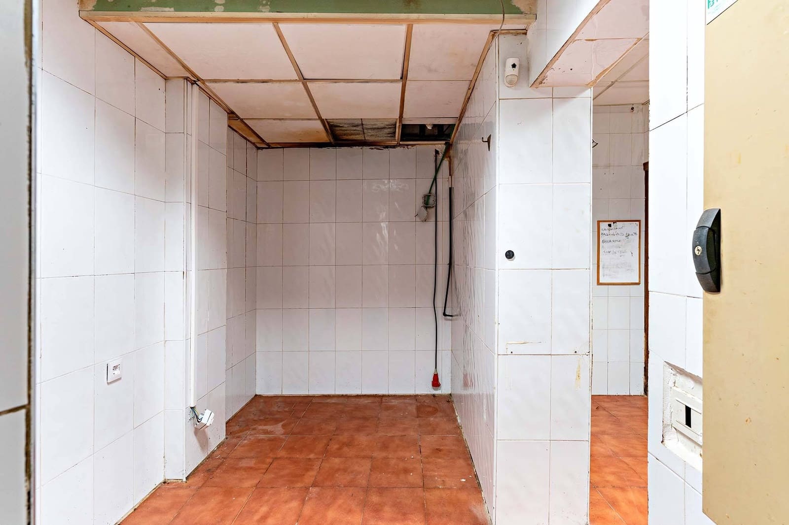 Commercial for rent in Almeria city - € 1,200 (Ref: 9296864)