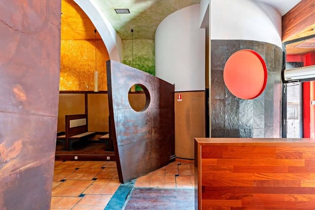 Kommersiell att hyra i Almería stad - 1 200 € (Ref: 9296864)