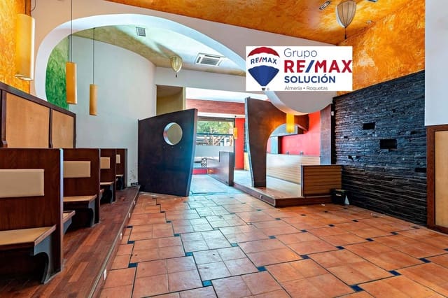 Kommersiell att hyra i Almería stad - 1 200 € (Ref: 9296864)