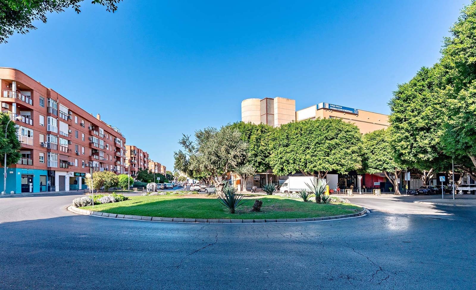 Commercial for rent in Almeria city - € 1,200 (Ref: 9296864)
