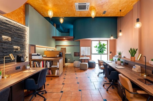 Commercial for rent in Almería city - € 1,200 (Ref: 9296864)