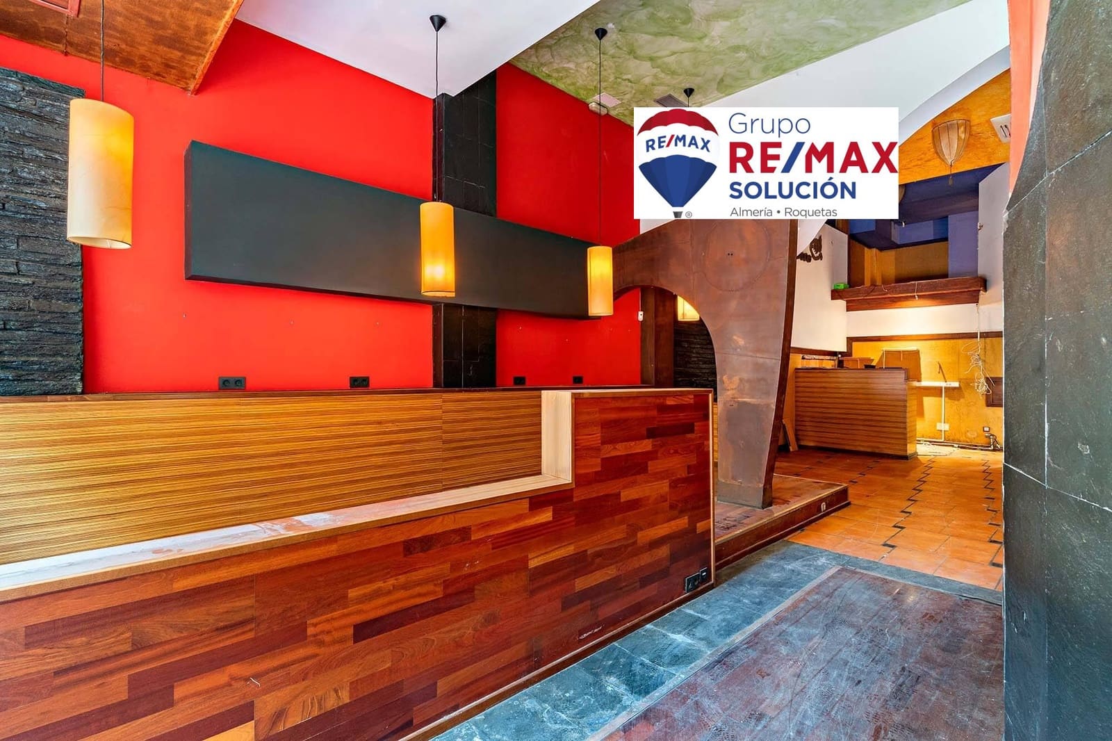 Local Comercial en Almería ciudad en alquiler - 1.200 € (Ref: 9296864)