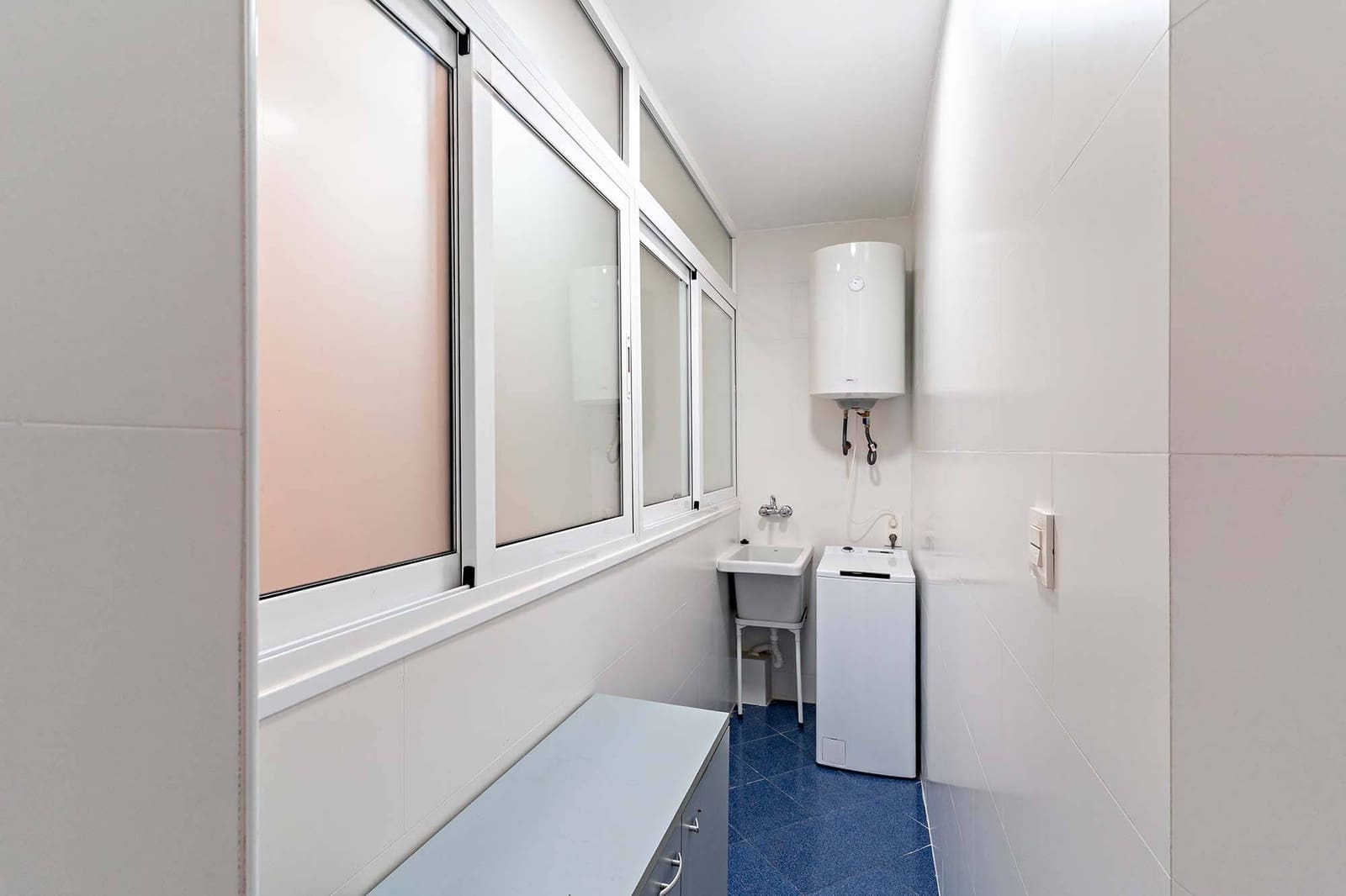 4 soveværelse Lejlighed til leje i Almeria by med garage - € 1.200 (Ref: 9312840)