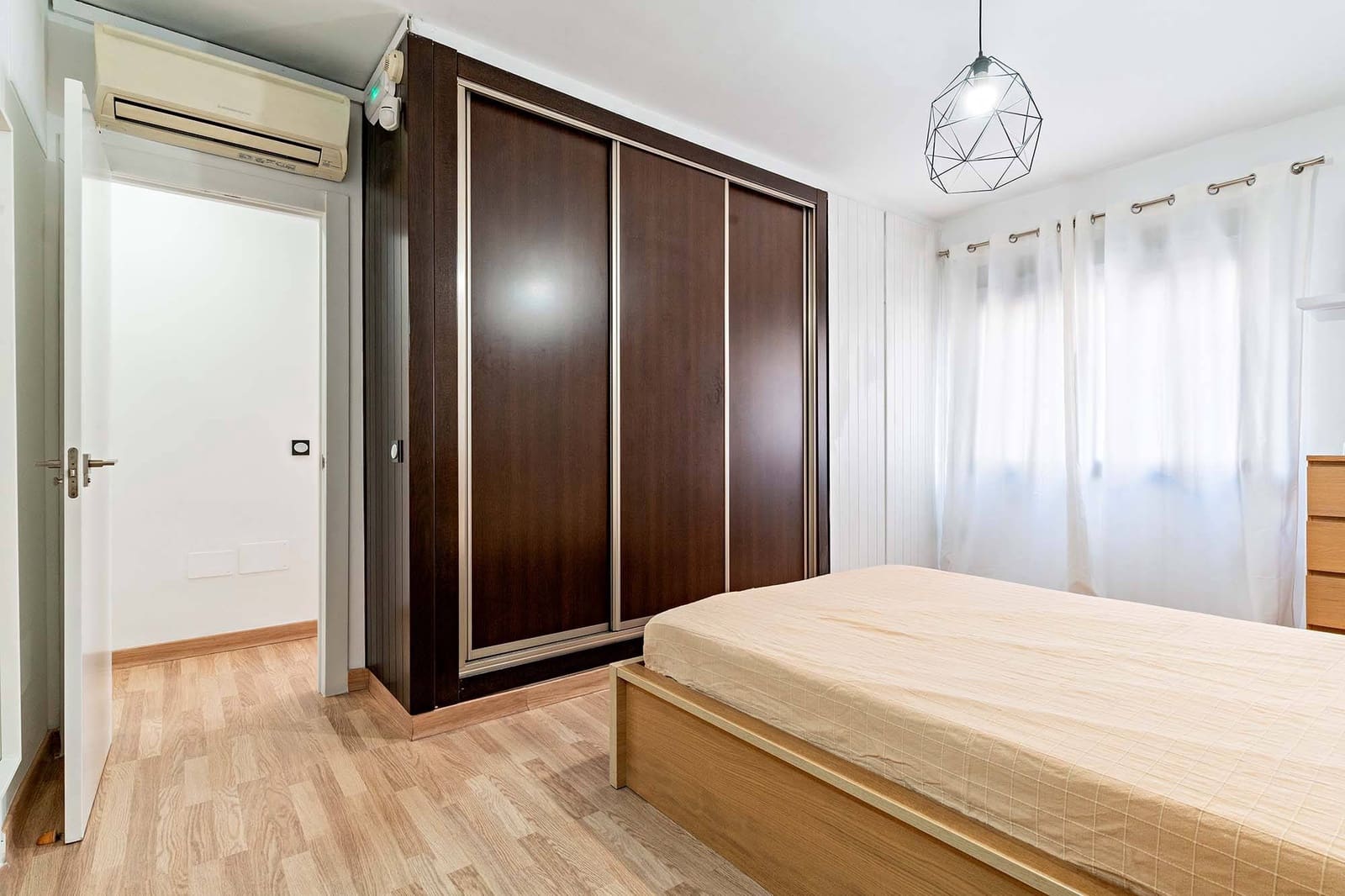 4 soveværelse Lejlighed til leje i Almeria by med garage - € 1.200 (Ref: 9312840)