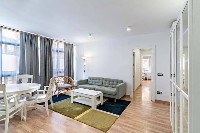 4 soveværelse Lejlighed til leje i Centro, Almería by med garage - € 1.200 (Ref: 9312840)