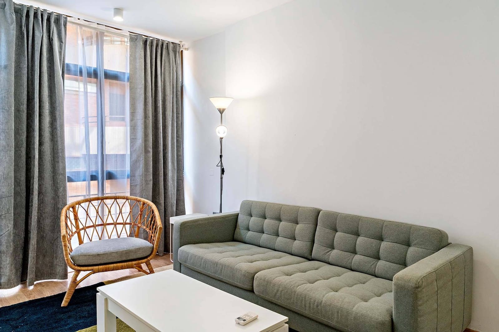 4 soveværelse Lejlighed til leje i Almeria by med garage - € 1.200 (Ref: 9312840)