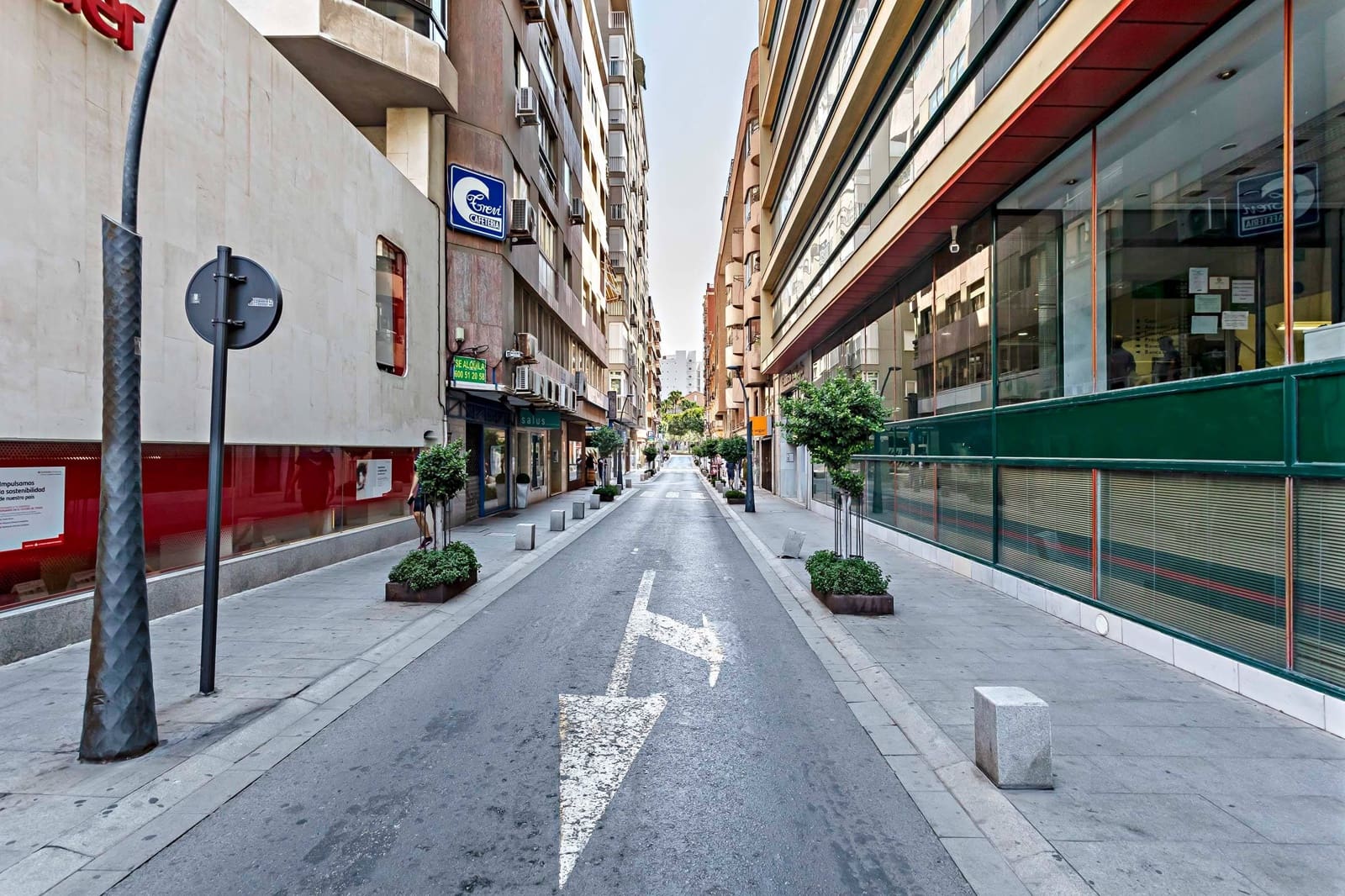 4 soveværelse Lejlighed til leje i Almeria by med garage - € 1.200 (Ref: 9312840)