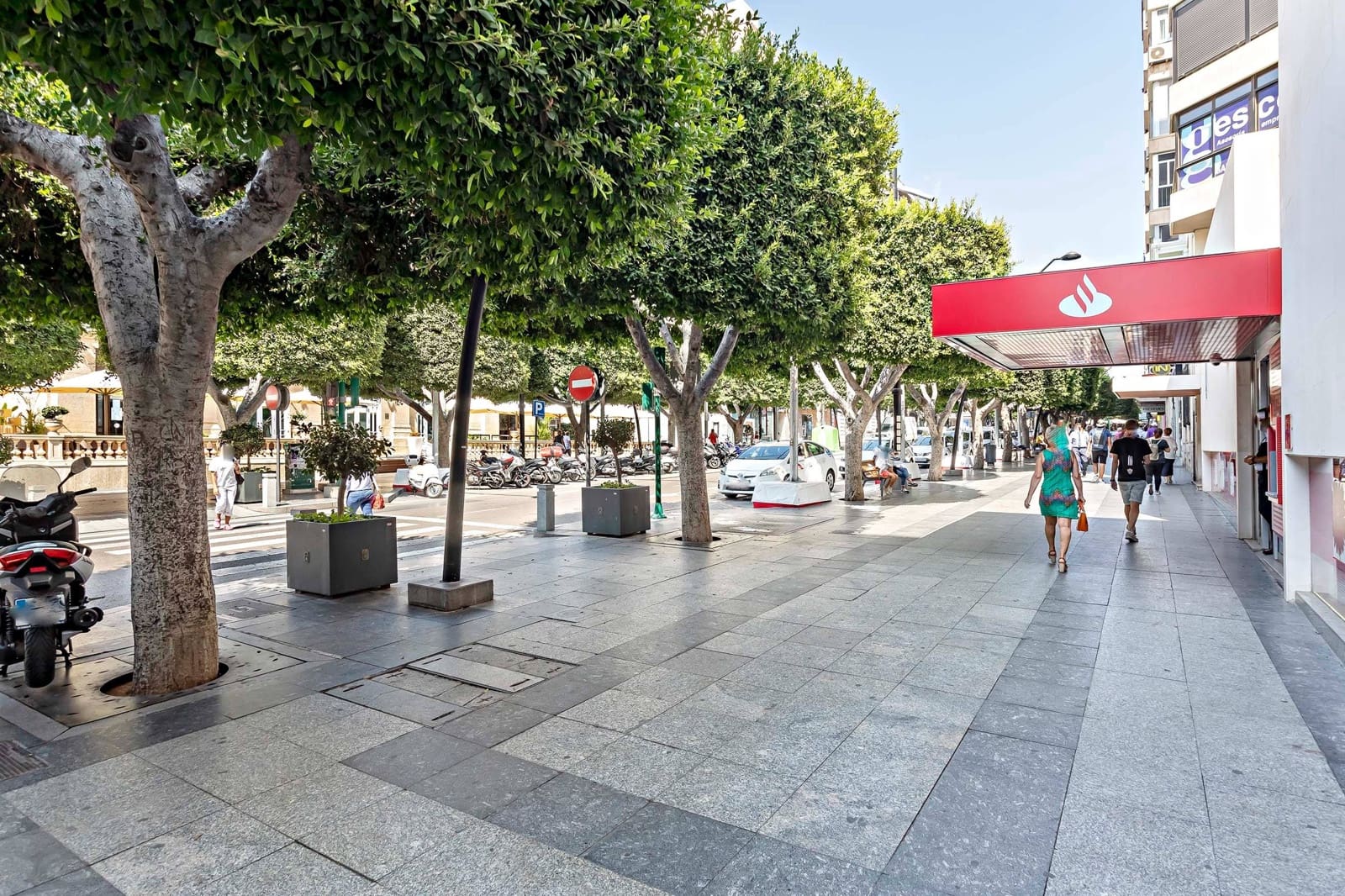 4 soveværelse Lejlighed til leje i Almeria by med garage - € 1.200 (Ref: 9312840)