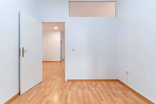 Local Commercial à vendre à Almería ville - 120 000 € (Ref: 9321875)