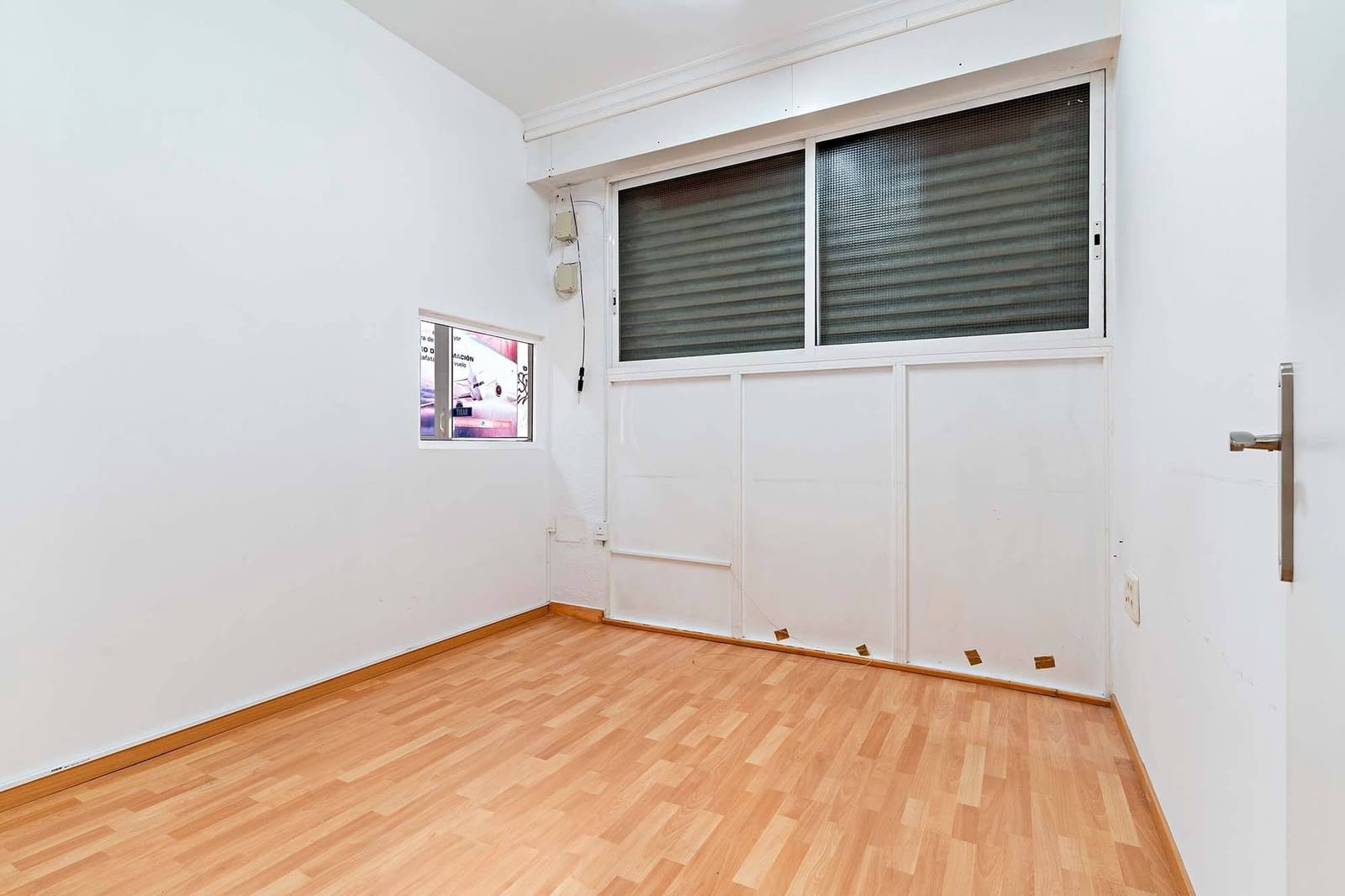 Erhverv til salg i Almeria by - € 120.000 (Ref: 9321875)