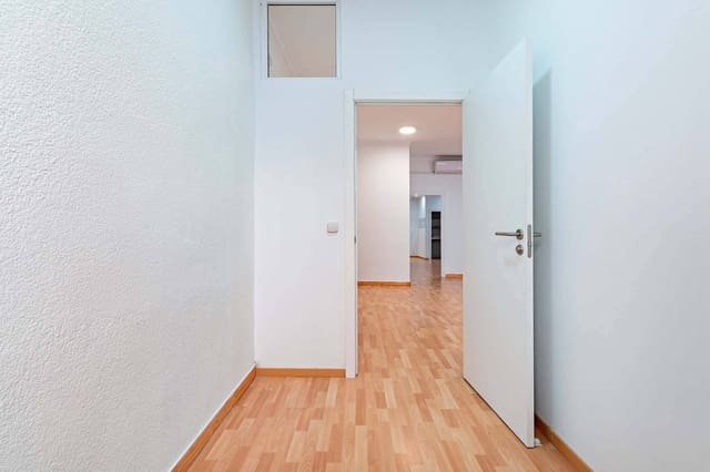 Local Commercial à vendre à Almería ville - 120 000 € (Ref: 9321875)