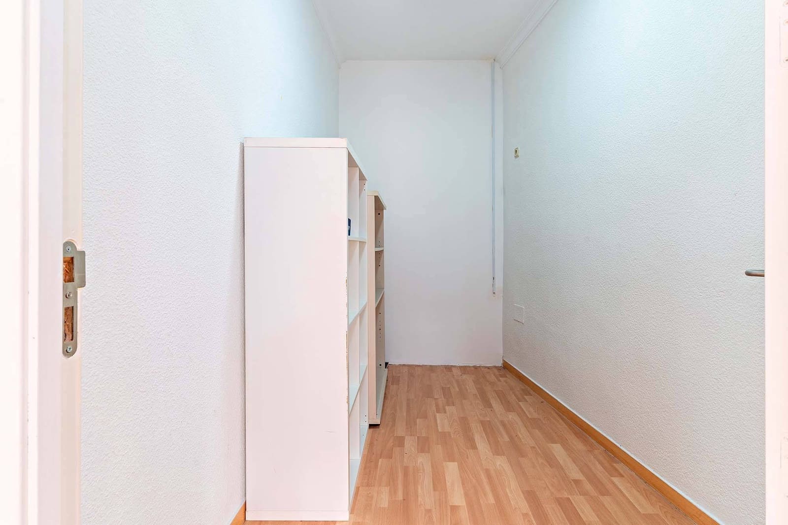 Commercial for sale in Almeria city - € 120,000 (Ref: 9321875)