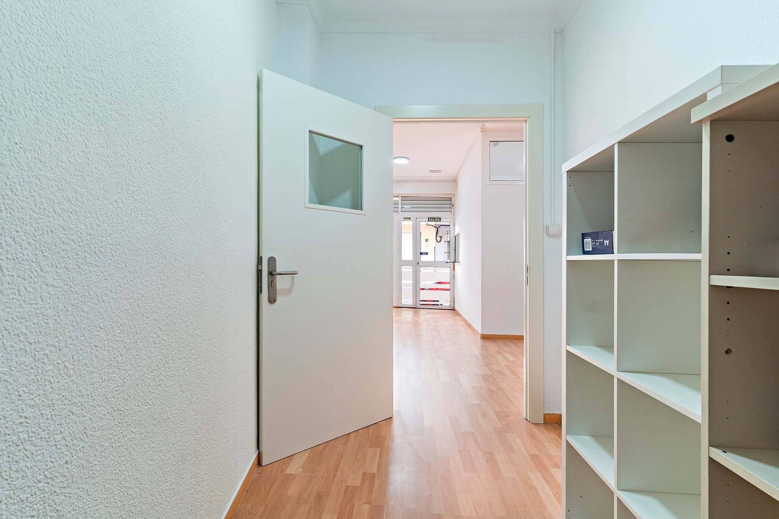 Commercial for sale in Almeria city - € 120,000 (Ref: 9321875)