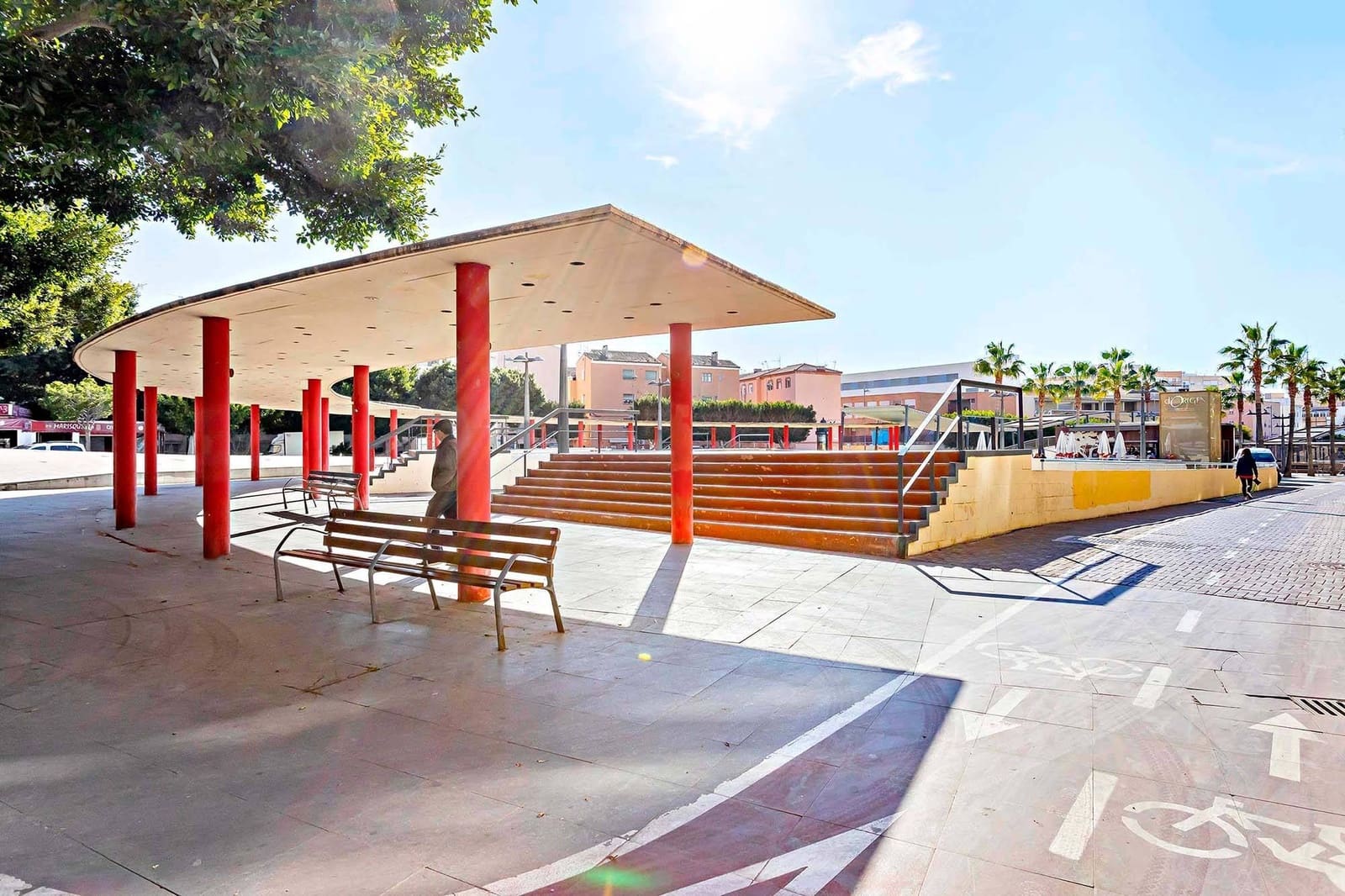 Commercial for sale in Almeria city - € 120,000 (Ref: 9321875)