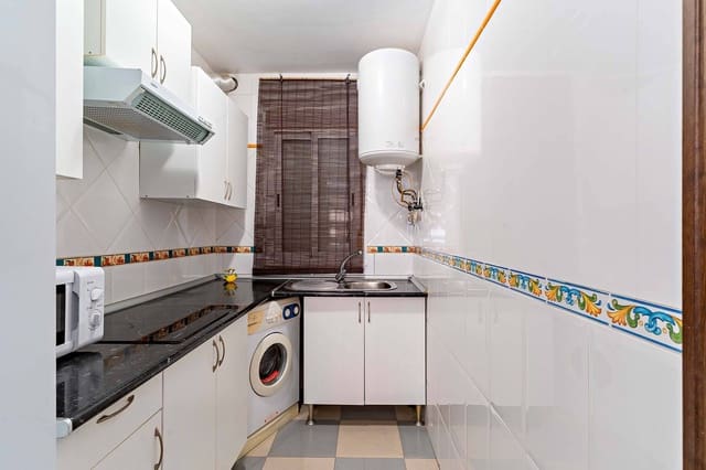 2 slaapkamer Appartement te koop in Roquetas de Mar met garage - € 115.000 (Ref: 9344747)