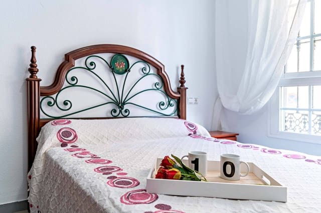 2 slaapkamer Appartement te koop in Roquetas de Mar met garage - € 115.000 (Ref: 9344747)