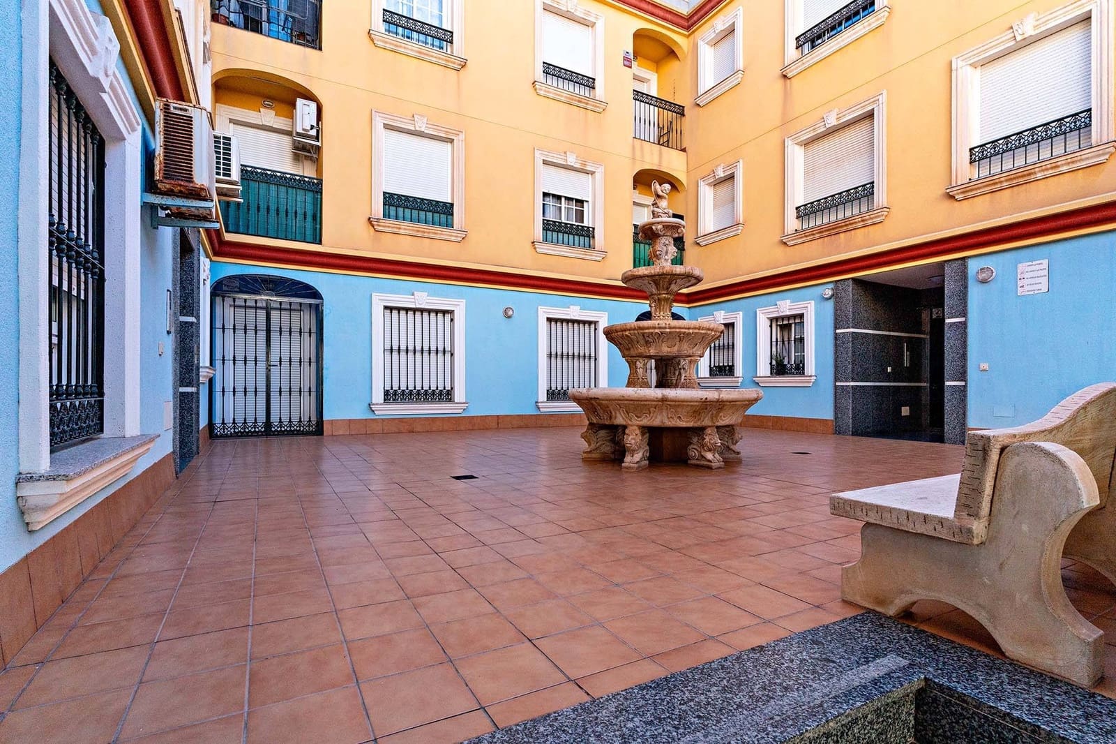 2 slaapkamer Appartement te koop in Roquetas de Mar met garage - € 115.000 (Ref: 9344747)