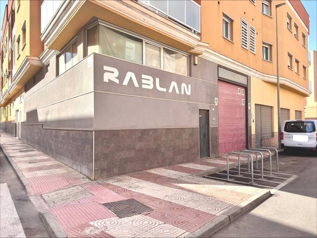 Kaupallinen myytävänä paikassa Roquetas de Mar - 110 000 € (Ref: 9349518)