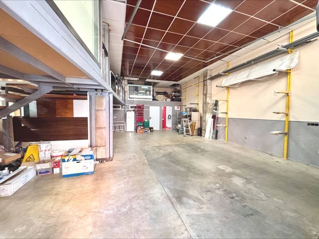 Kaupallinen myytävänä paikassa Roquetas de Mar - 110 000 € (Ref: 9349518)