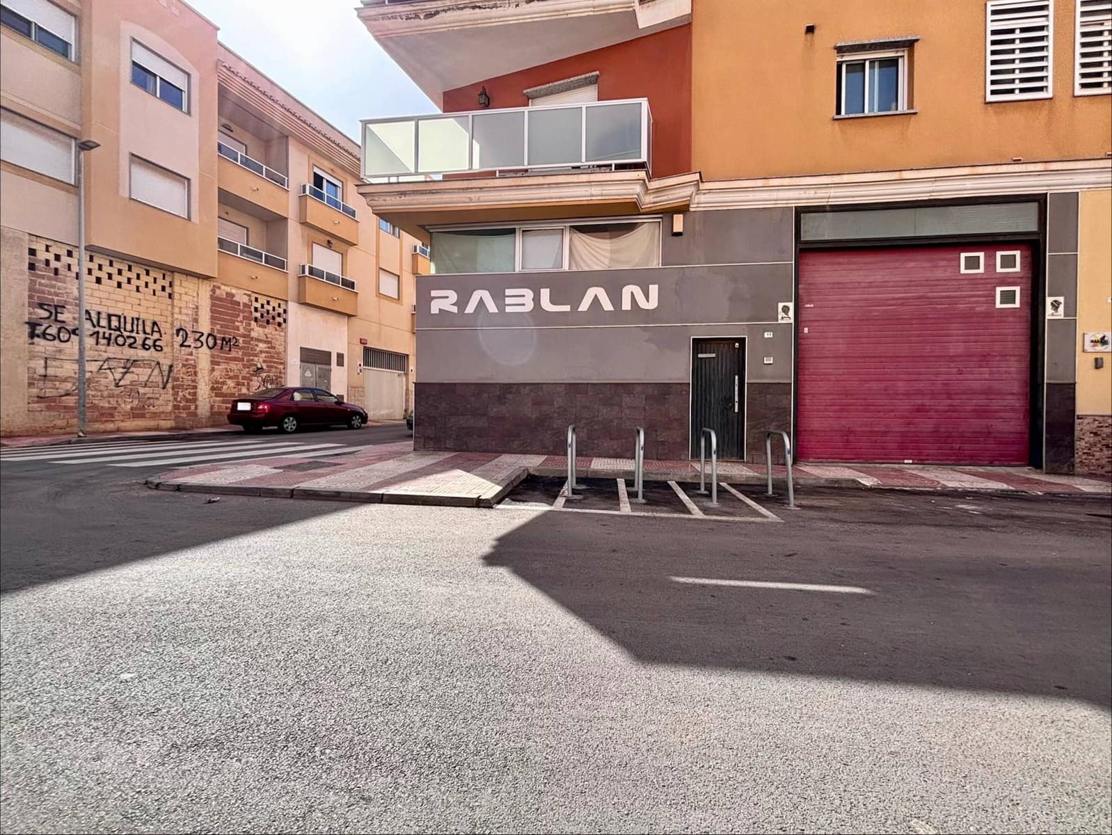 Komercyjne na sprzedaż w Roquetas de Mar - 110 000 € (Ref: 9349518)