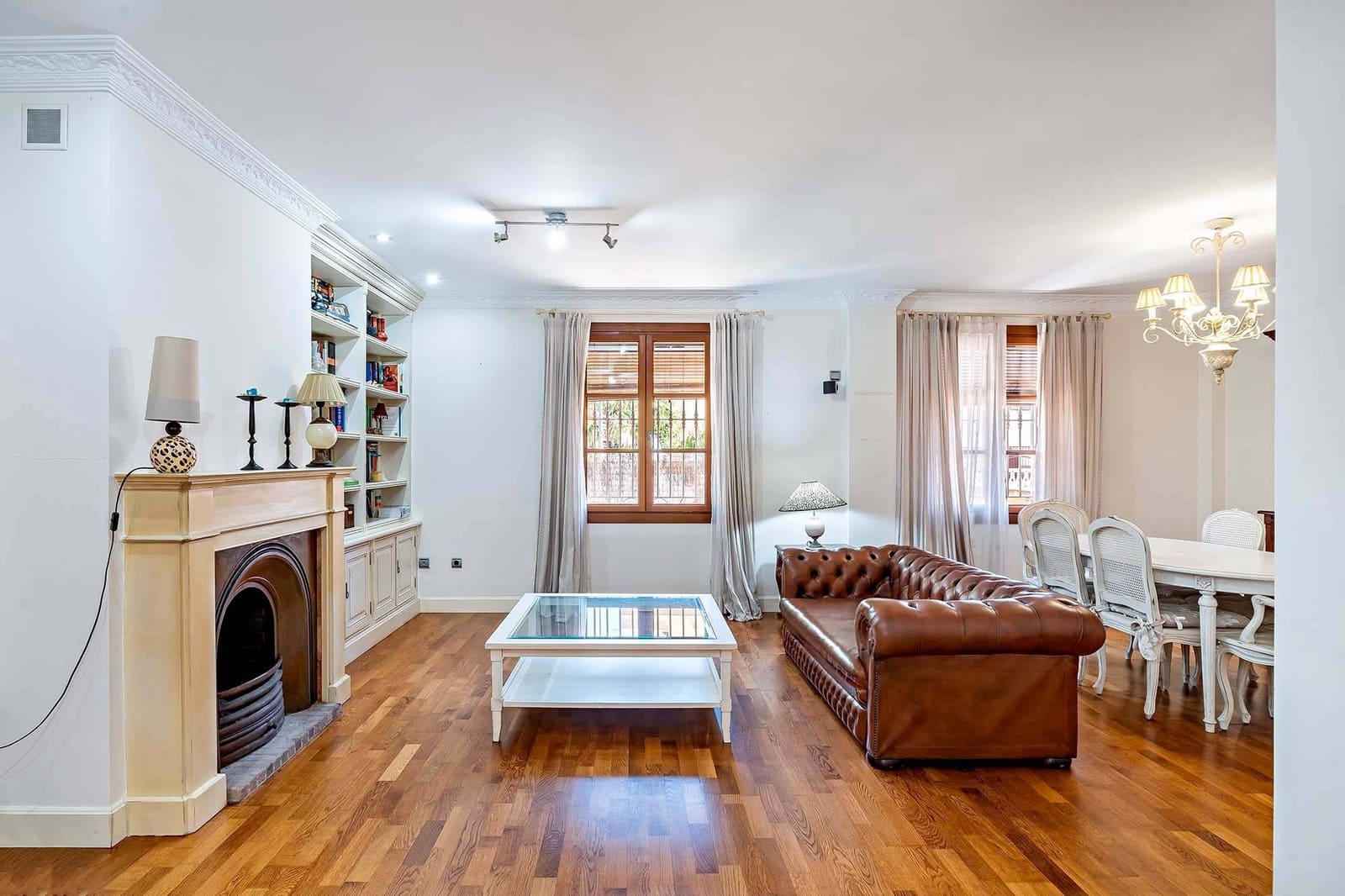 4 soveværelse Villa til salg i Almeria by med garage - € 690.000 (Ref: 9367486)