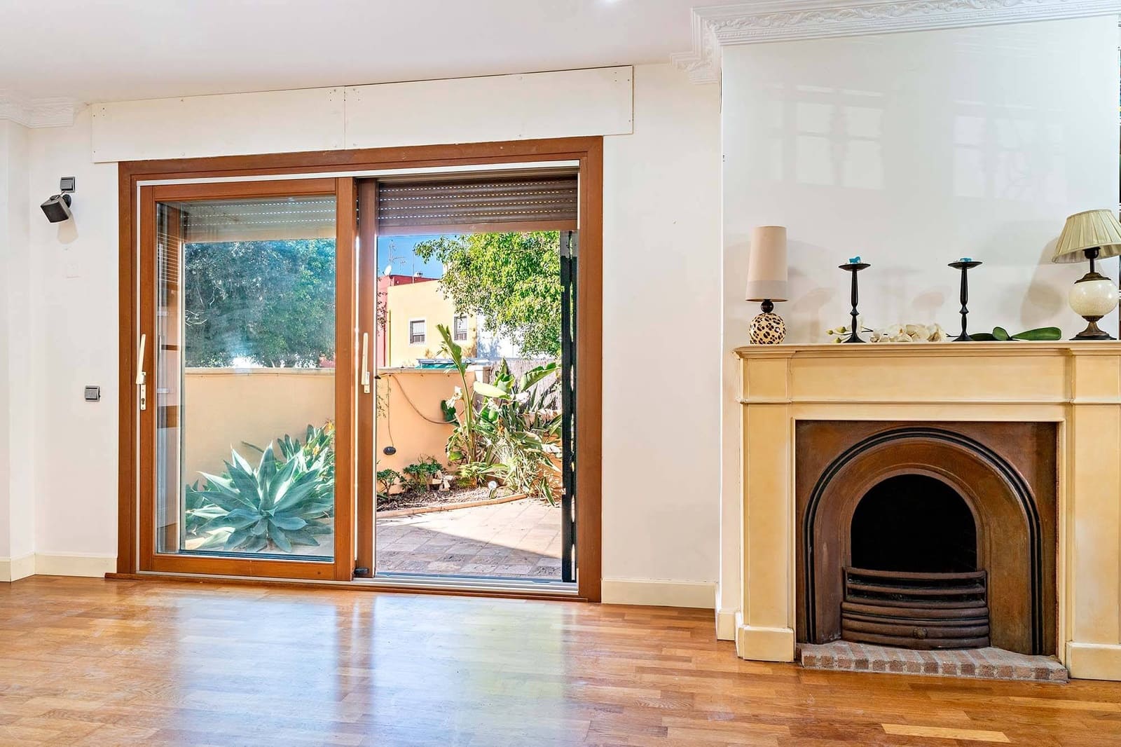 4 soveværelse Villa til salg i Almeria by med garage - € 690.000 (Ref: 9367486)