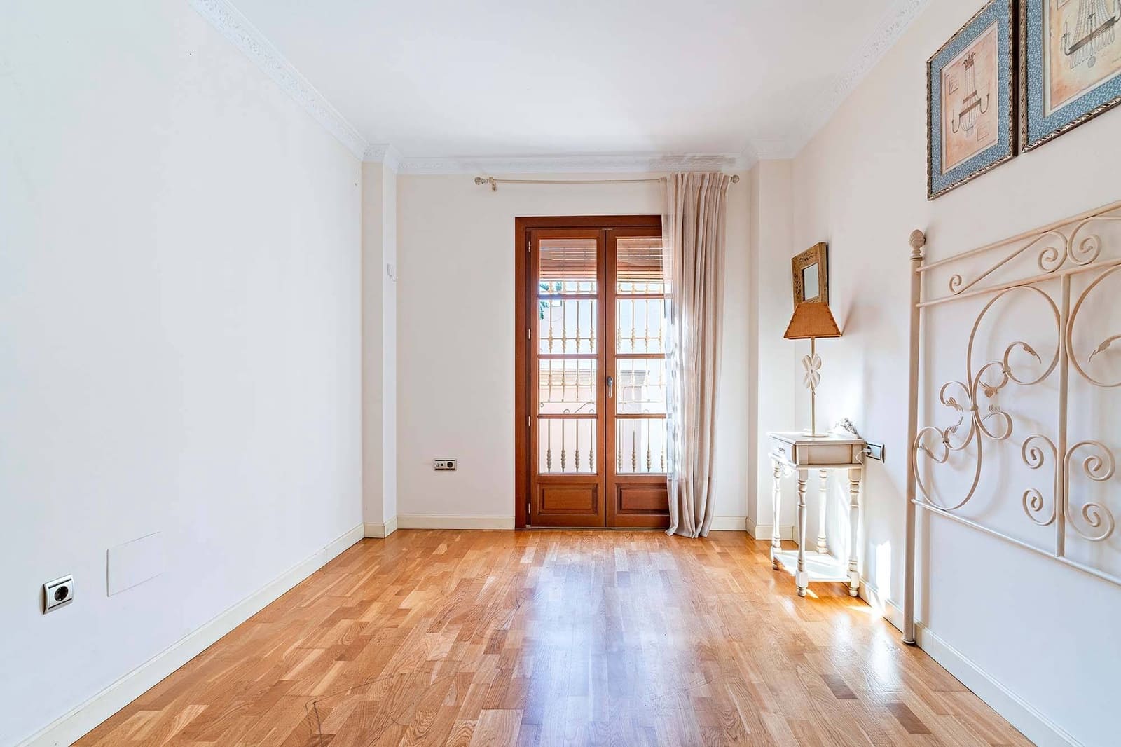 4 soveværelse Villa til salg i Almeria by med garage - € 690.000 (Ref: 9367486)