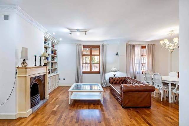 4 soveværelse Villa til salg i Almería by med garage - € 690.000 (Ref: 9367486)