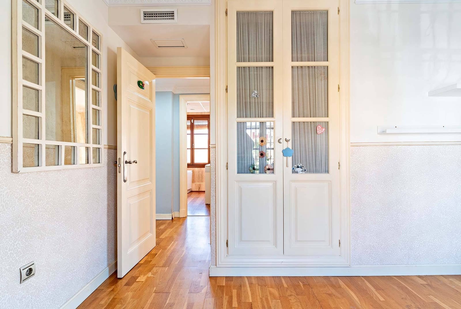4 soveværelse Villa til salg i Almeria by med garage - € 690.000 (Ref: 9367486)
