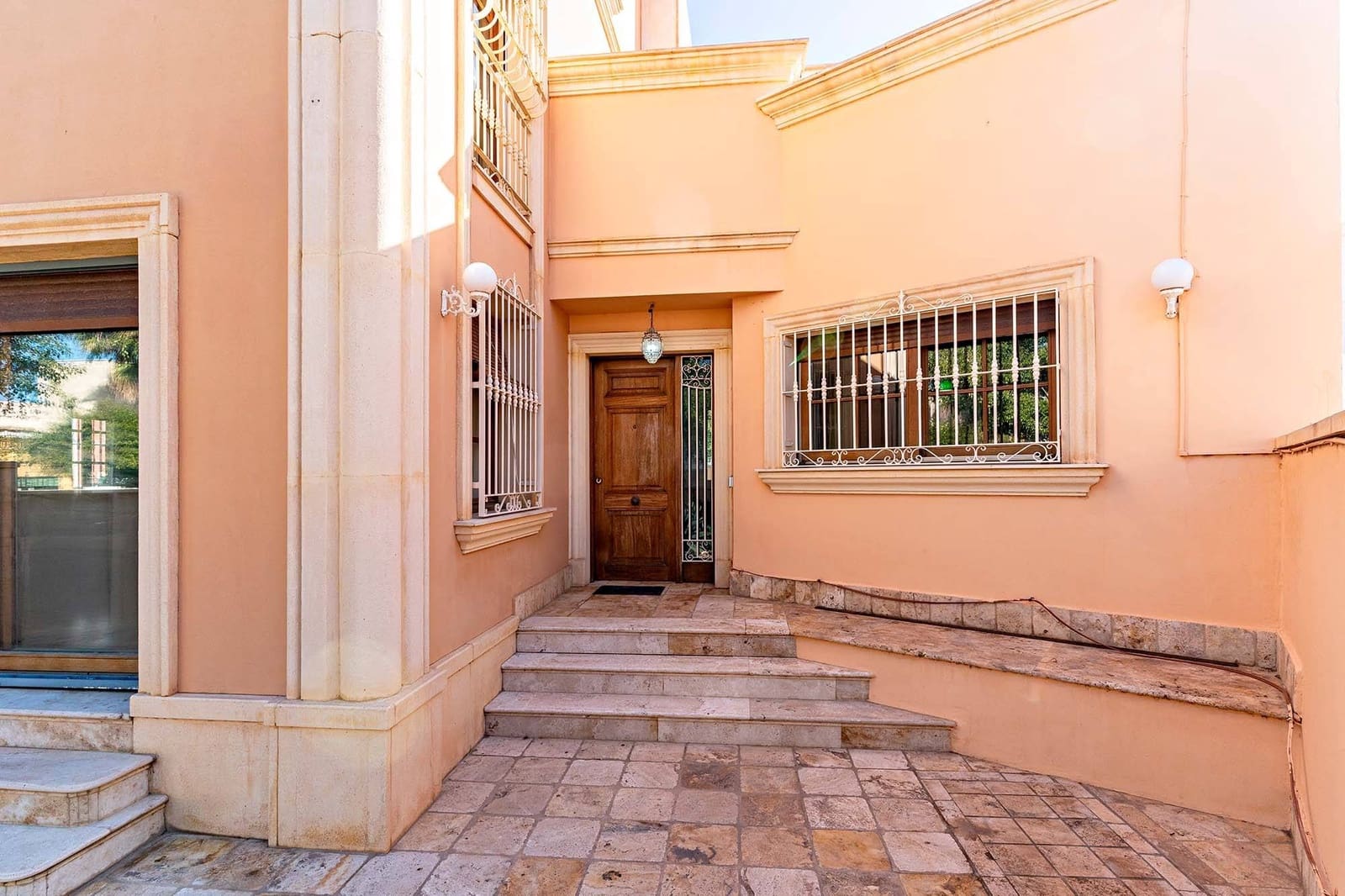4 soveværelse Villa til salg i Almeria by med garage - € 690.000 (Ref: 9367486)