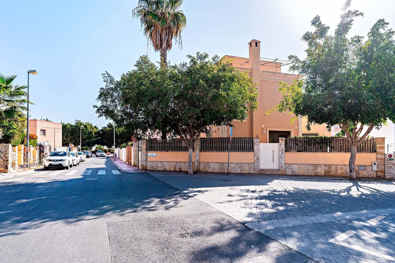 4 soveværelse Villa til salg i Almeria by med garage - € 690.000 (Ref: 9367486)