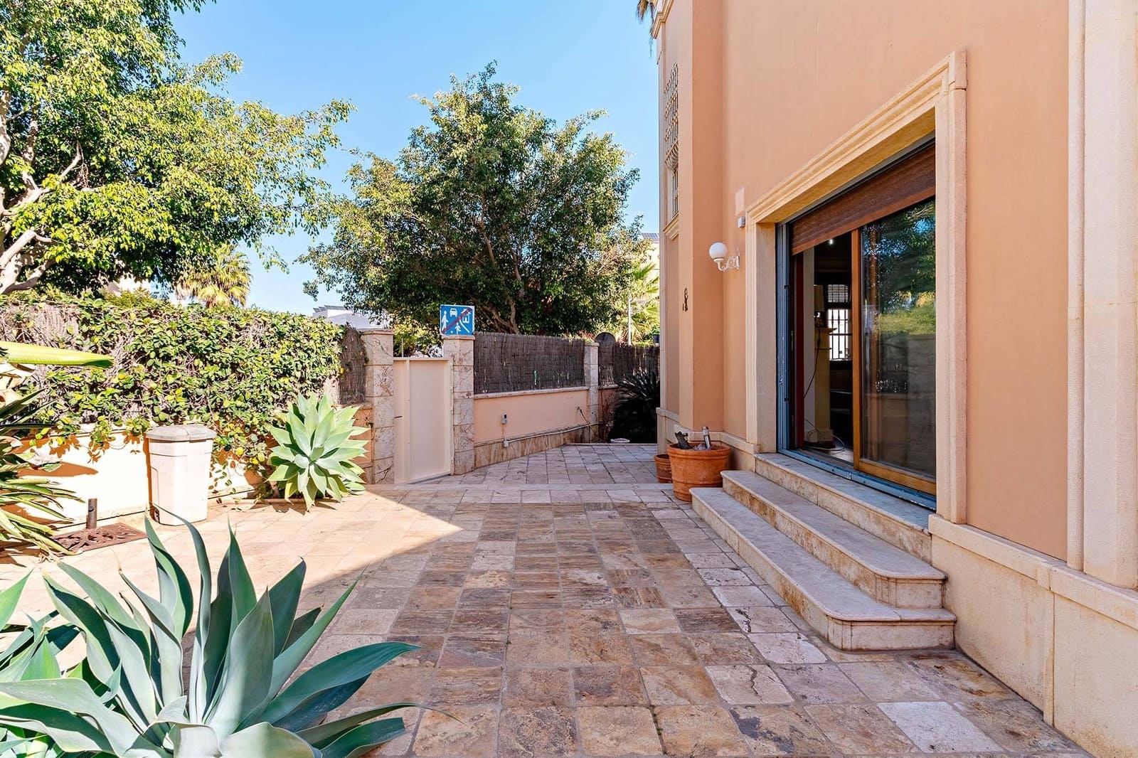 4 soveværelse Villa til salg i Almeria by med garage - € 690.000 (Ref: 9367486)