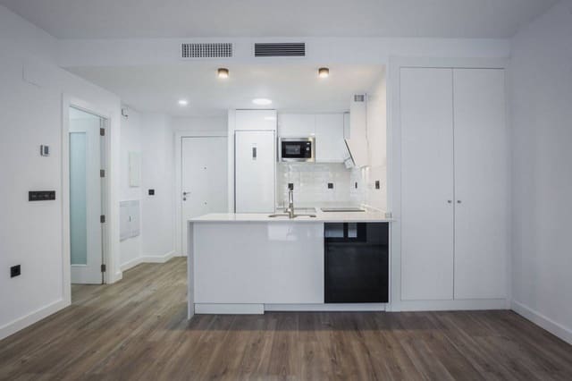 2 slaapkamer Flat te koop in Almería stad met zwembad garage - € 249.000 (Ref: 9385573)