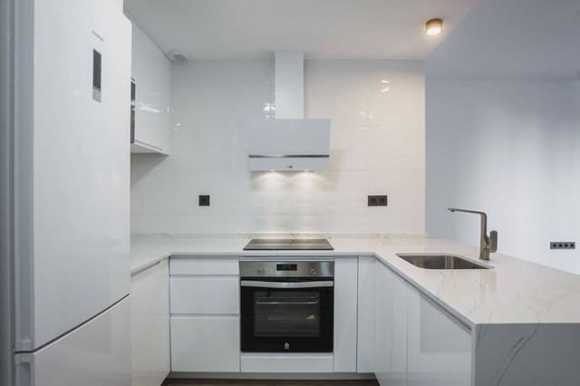 2 slaapkamer Flat te koop in Almería stad met zwembad garage - € 249.000 (Ref: 9385573)