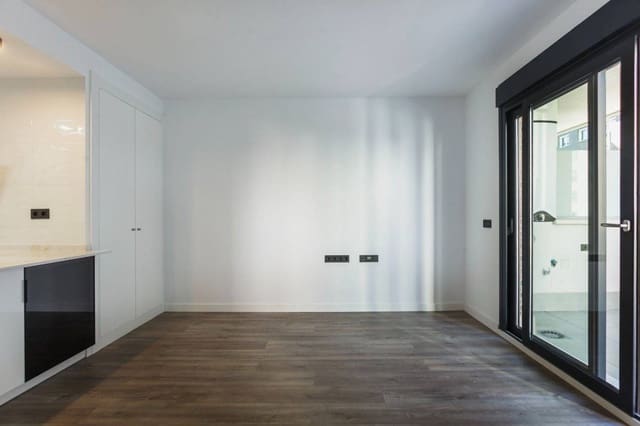 2 slaapkamer Flat te koop in Almería stad met zwembad garage - € 249.000 (Ref: 9385573)