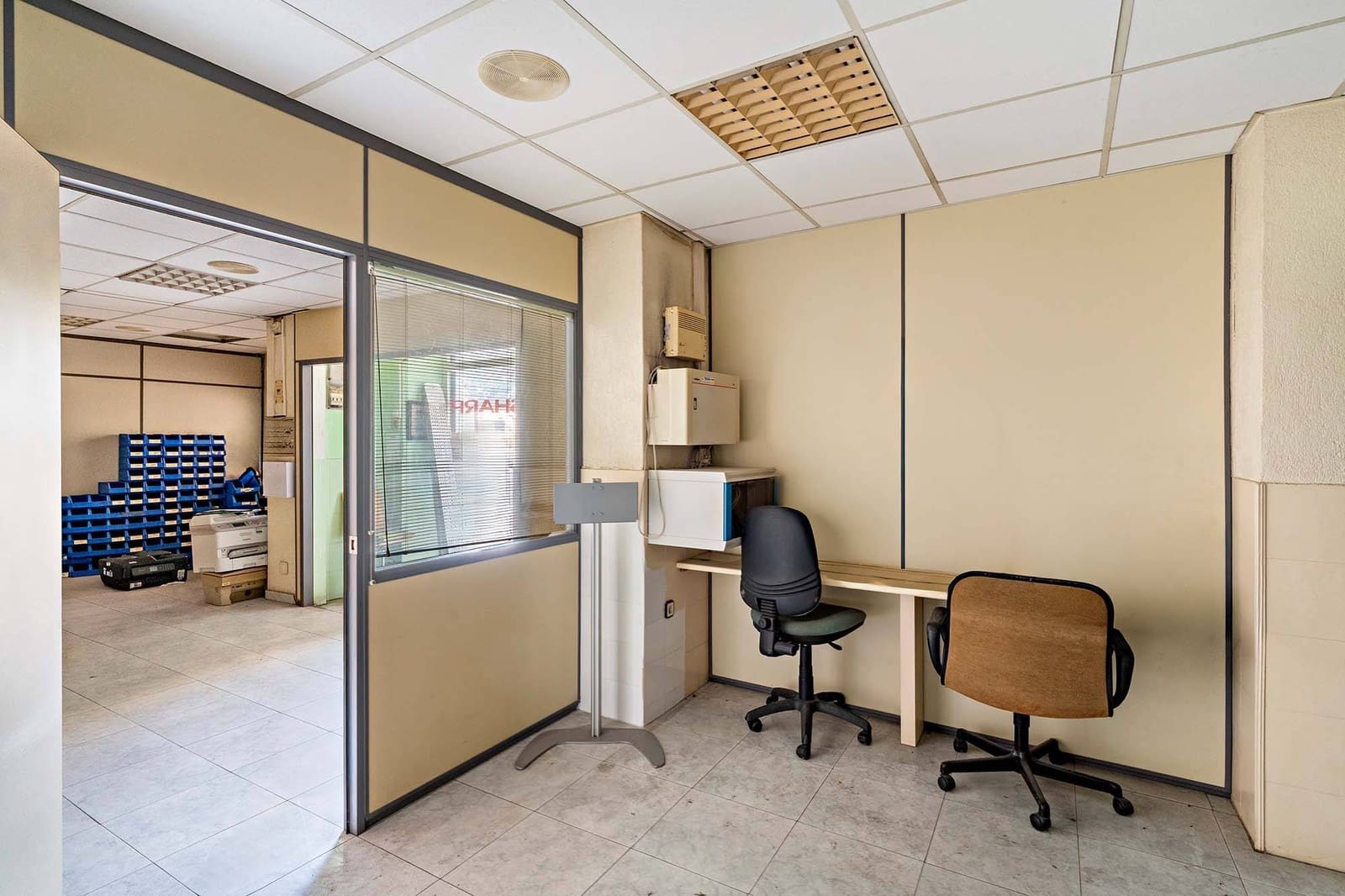 Erhverv til salg i Almeria by - € 210.000 (Ref: 9385574)