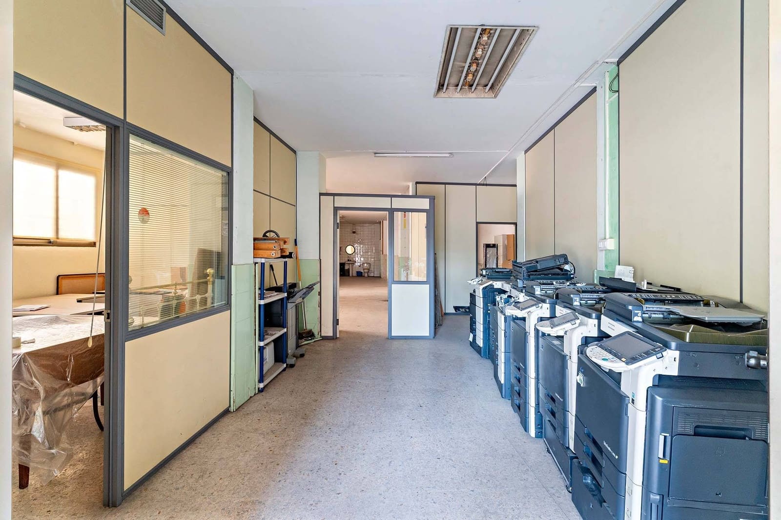 Erhverv til salg i Almeria by - € 210.000 (Ref: 9385574)