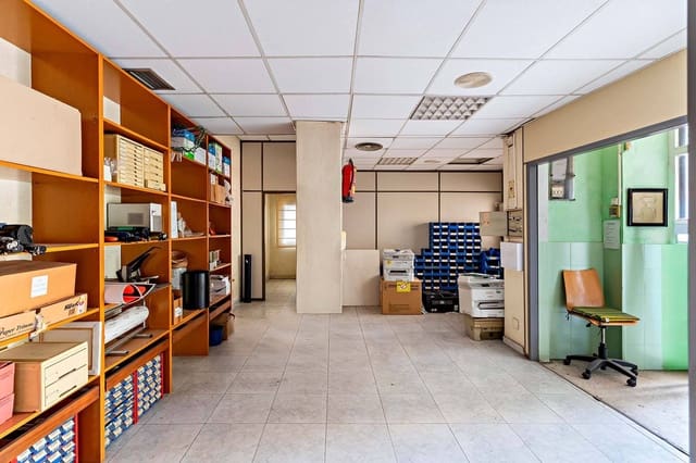 Erhverv til salg i Centro, Almería by - € 210.000 (Ref: 9385574)