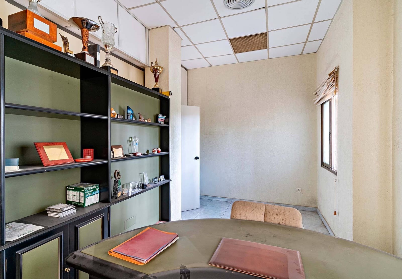 Erhverv til salg i Almeria by - € 210.000 (Ref: 9385574)