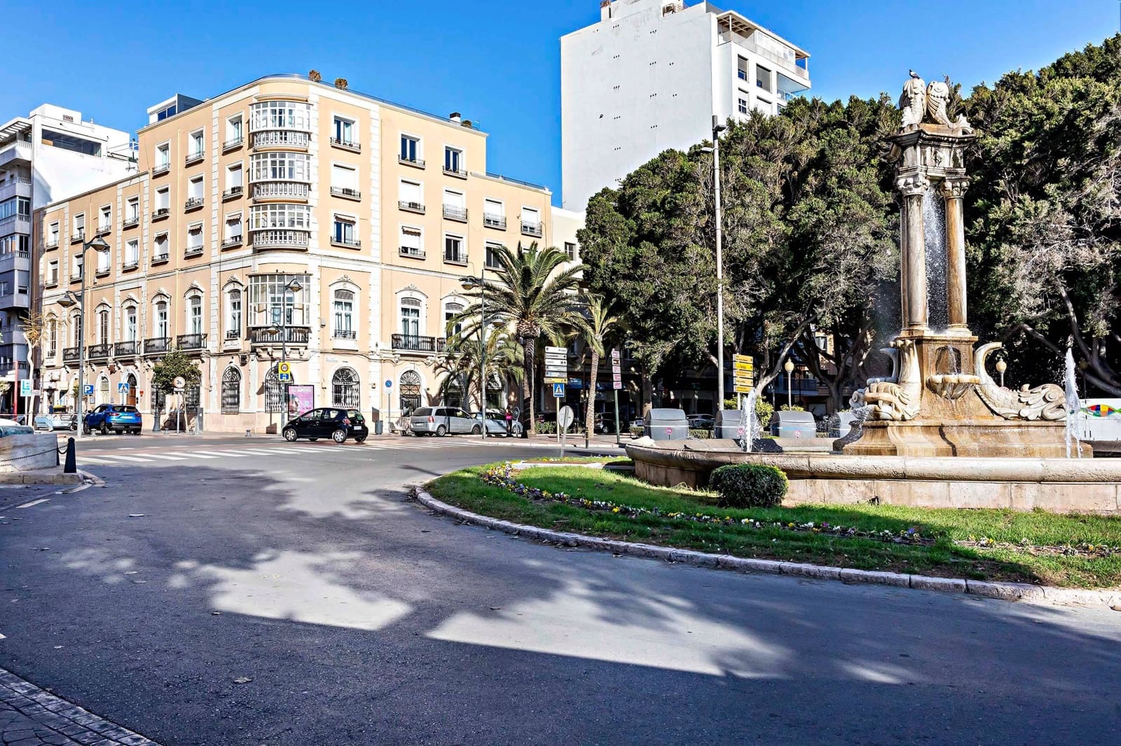 Erhverv til salg i Almeria by - € 210.000 (Ref: 9385574)