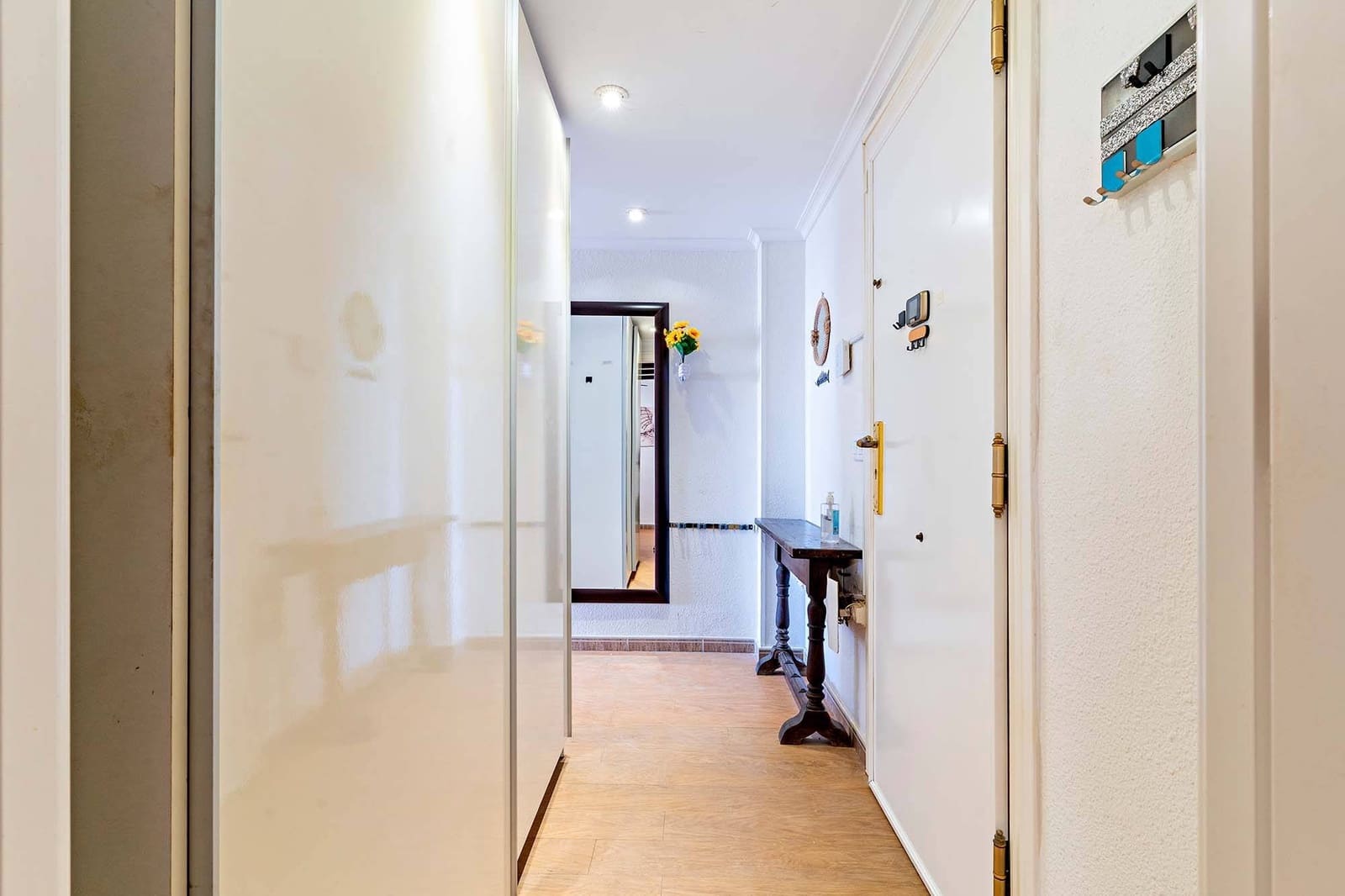 3 makuuhuone Asunto vuokrattavana paikassa Almeria kaupunki mukana 
autotalli - 950 € (Ref: 9387889)