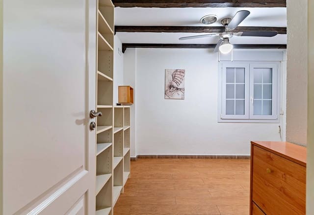 3 soverom Leilighet til leie i Ciudad Jardín - Tagarete - El Zapillo, Almería by med garasje - € 950 (Ref: 9387889)