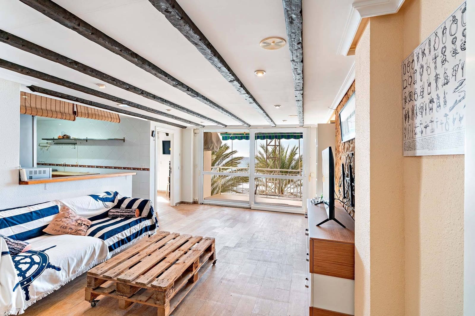 3 makuuhuone Asunto vuokrattavana paikassa Almeria kaupunki mukana 
autotalli - 950 € (Ref: 9387889)