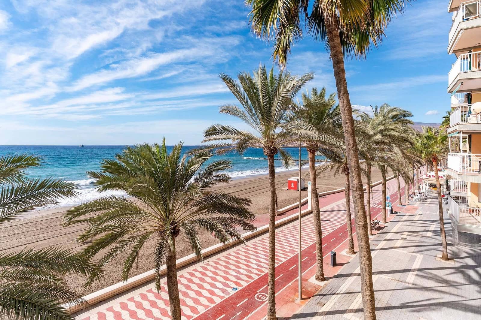 3 makuuhuone Asunto vuokrattavana paikassa Almeria kaupunki mukana 
autotalli - 950 € (Ref: 9387889)