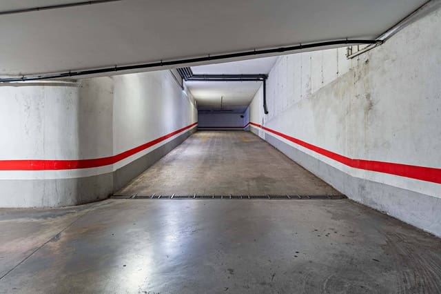 Garage for sale in Almería city - € 15,000 (Ref: 9419728)