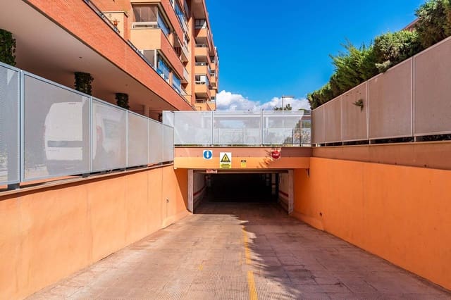 Garage for sale in Almería city - € 15,000 (Ref: 9419728)