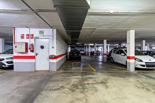 Garage for sale in Almería city - € 15,000 (Ref: 9419728)